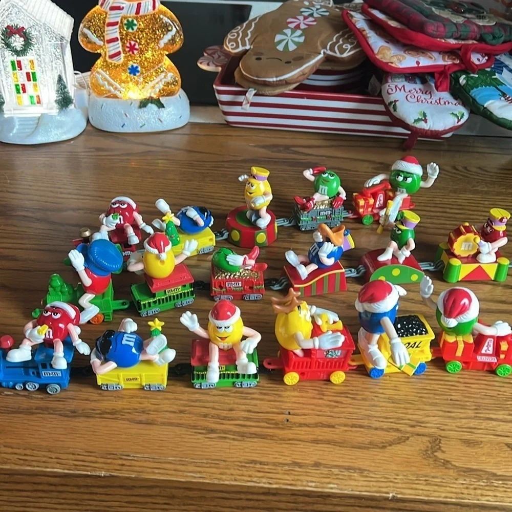 ❤️ Vintage 1990's LOT Of 17 M&M's Christmas TRAINS Toys Series 1 Complete Set